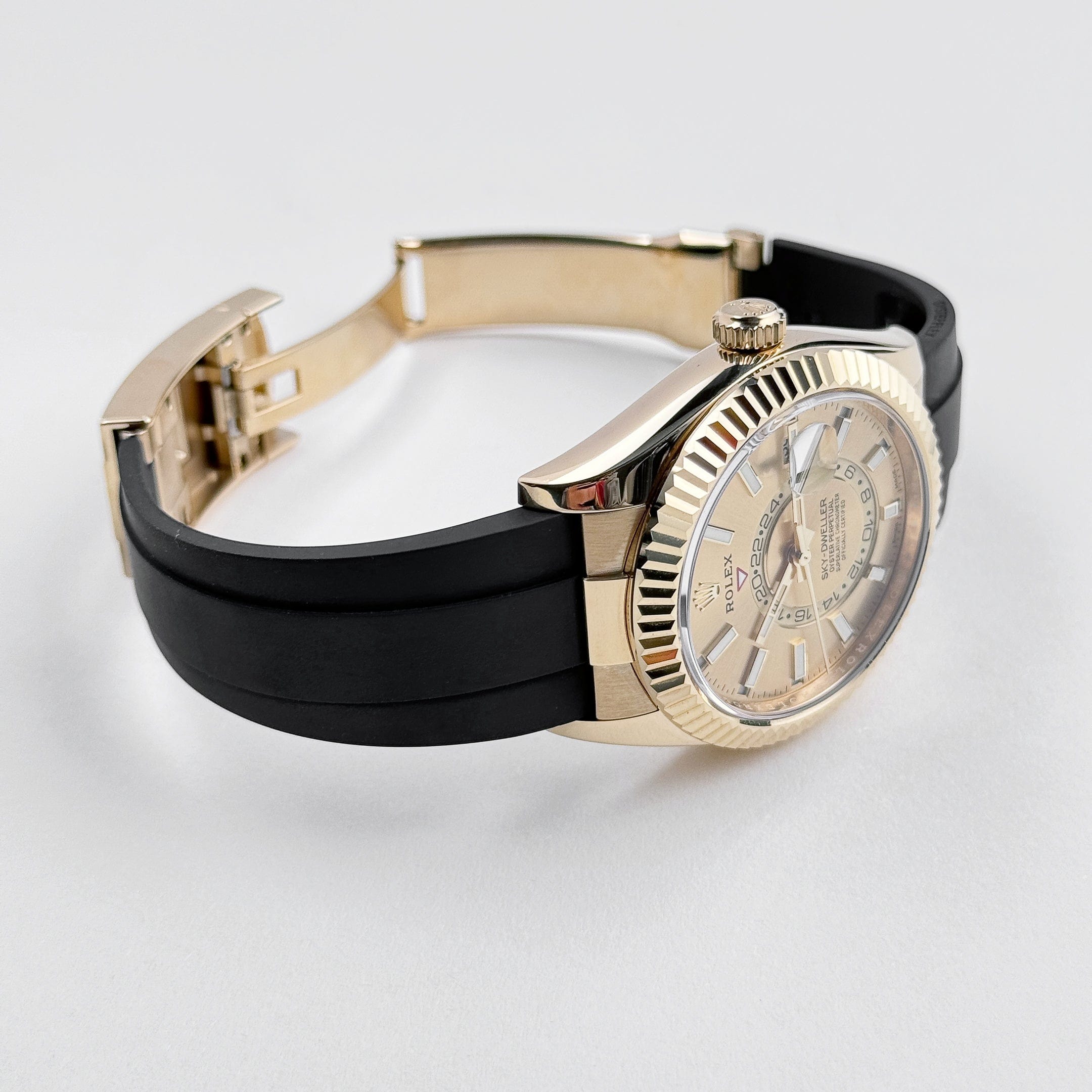 Rolex Sky-Dweller 326238 Yellow Gold Champagne Dial Rubber Strap (2022) - 图片 5