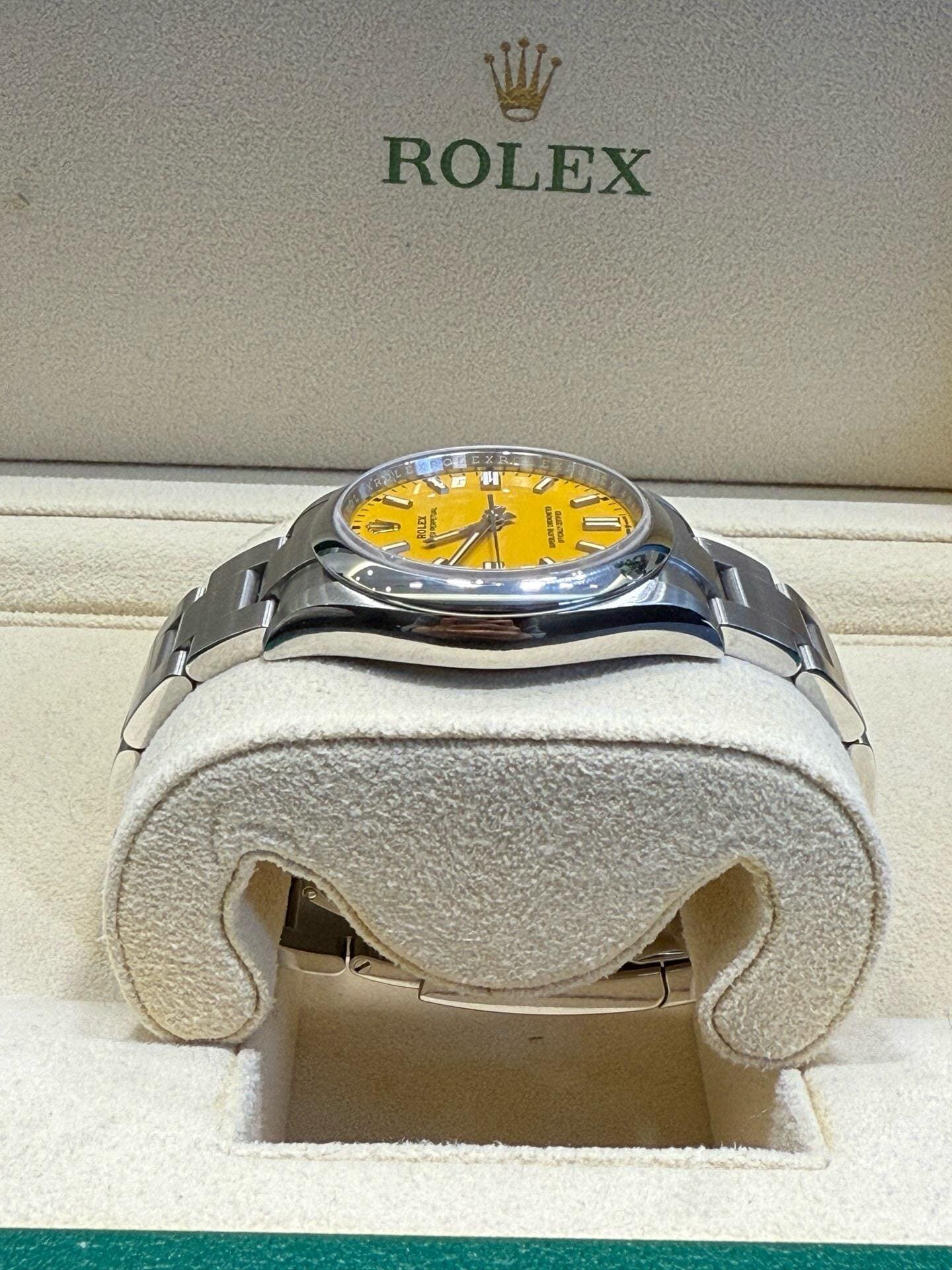 Rolex Oyster Perpetual 36 126000 Stainless Steel Yellow Dial - 图片 5