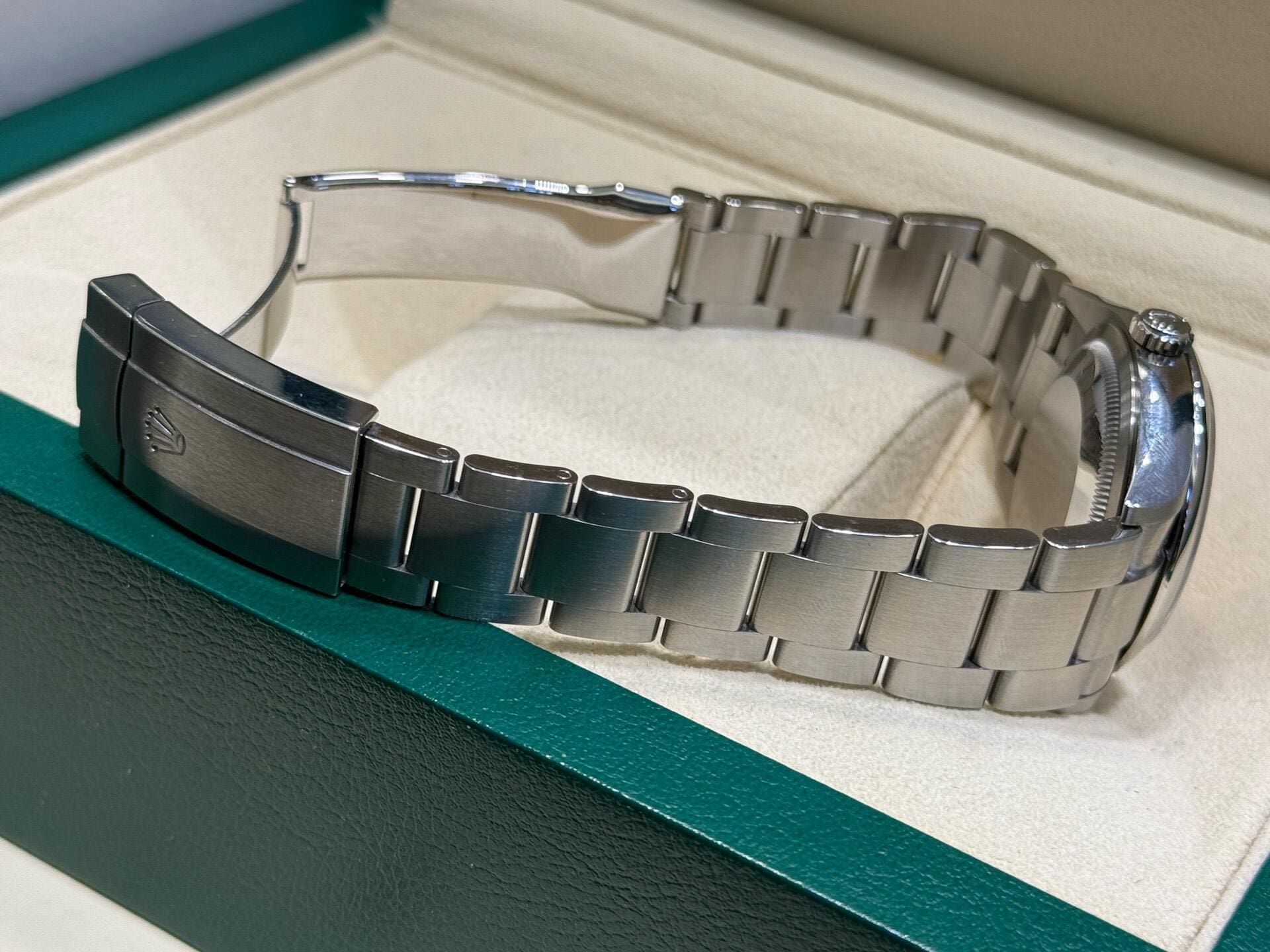 Rolex Oyster Perpetual 36 126000 Stainless Steel Yellow Dial - 图片 8