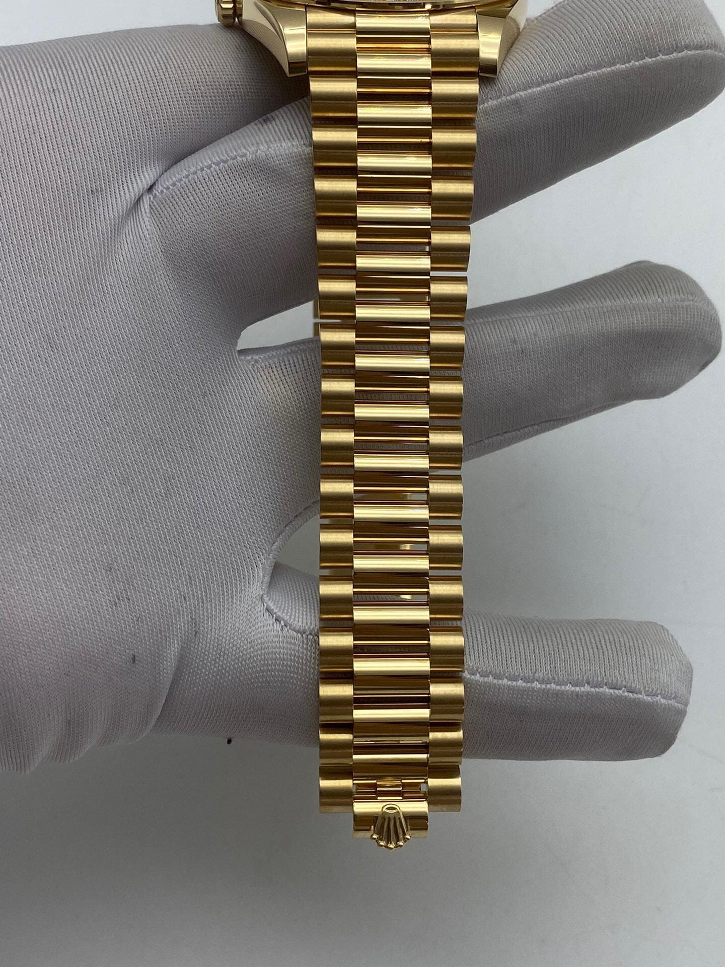 Rolex Day-Date 40 228348RBR Yellow Gold Green Ombre Roman Numeral Dial Diamond Bezel (2024) - 图片 7