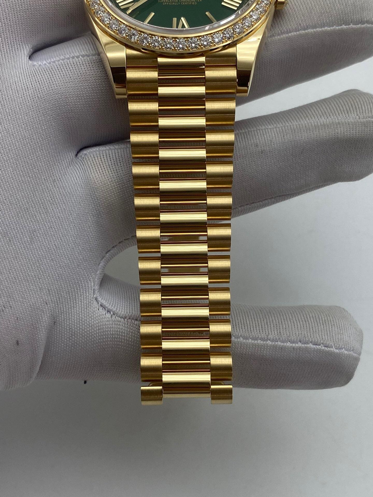 Rolex Day-Date 40 228348RBR Yellow Gold Green Ombre Roman Numeral Dial Diamond Bezel (2024) - 图片 8