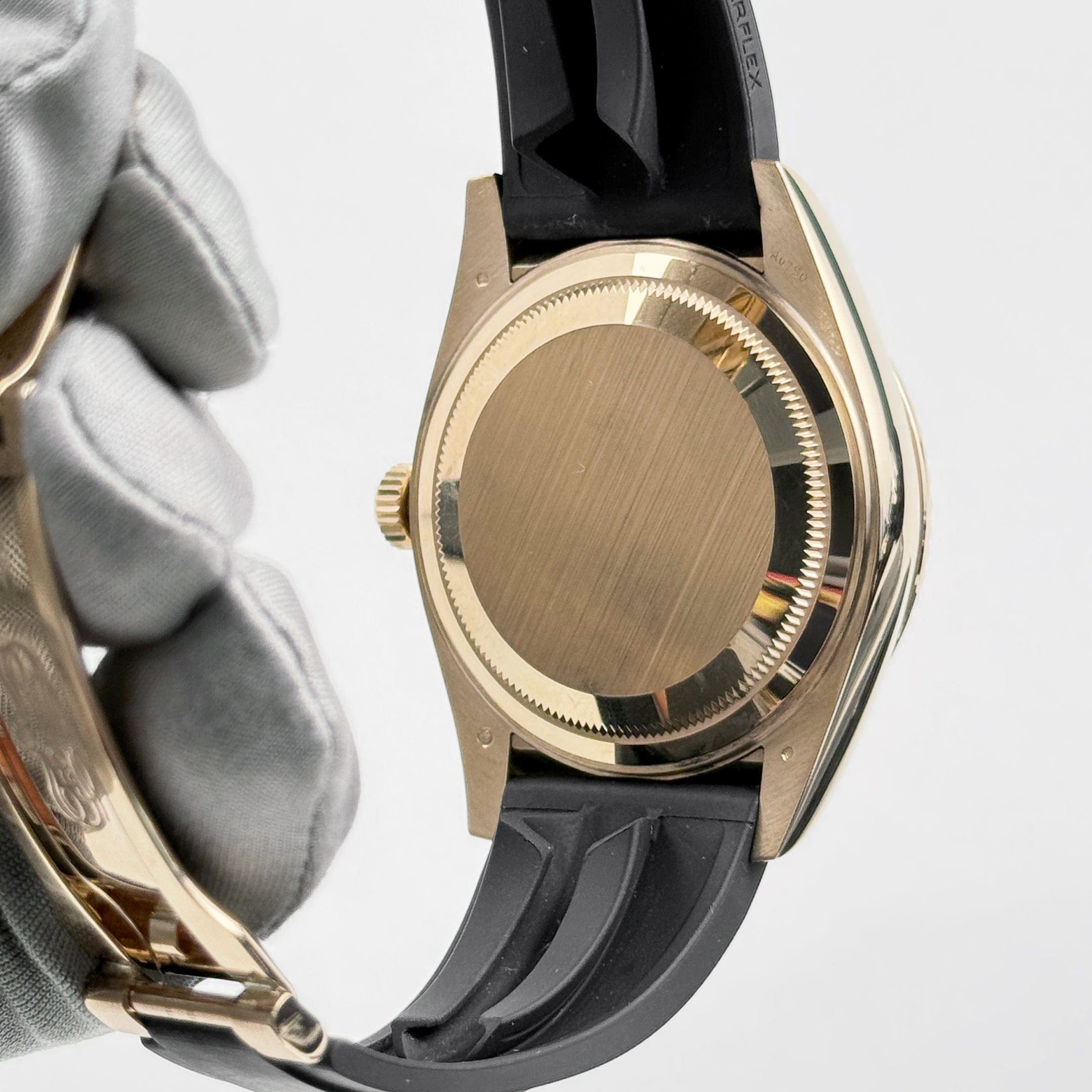 Rolex Sky-Dweller 326238 Yellow Gold Champagne Dial Rubber Strap (2022) - 图片 10