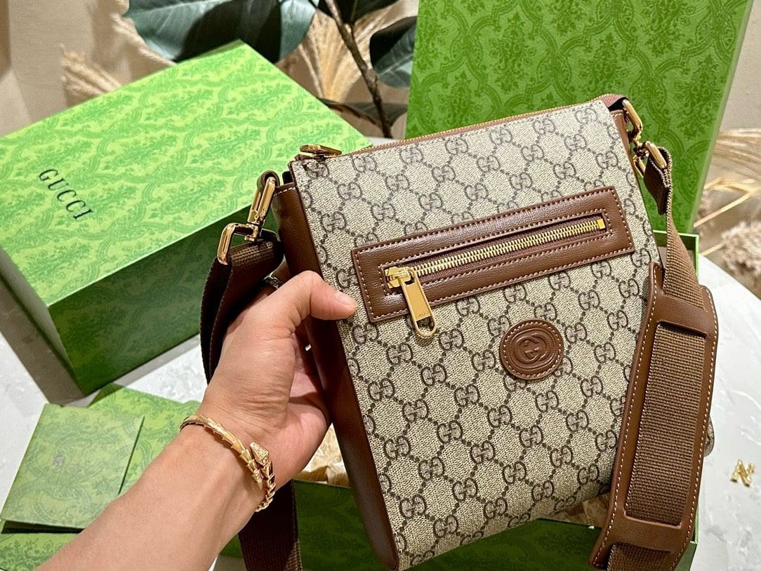 GUCCI SUPREME MESSENGER BAG - 图片 3